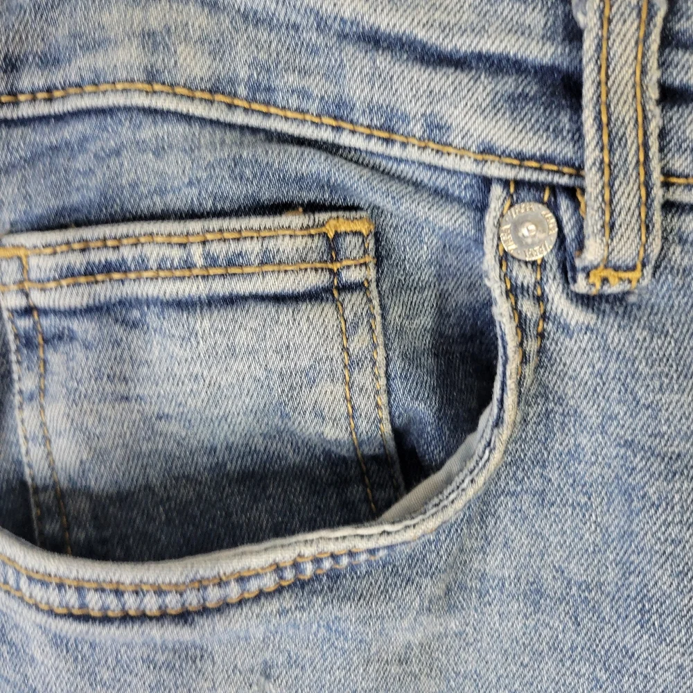 Womans Zara Unfinished hem Jeans Manufactured whiskering Size 10 Small Hole - Picture 3 of 10
